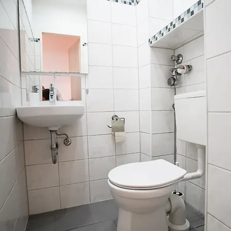 Daire Moderne 3-zimmer-ferienwohnung Bei Frankfurt - Frisch Renoviert, Zentral Gelegen Und Perfekt Fuer Familien Und Business-trips *