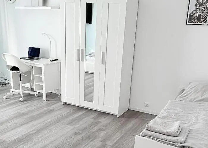 公寓 Moderne 3-zimmer-ferienwohnung Bei Frankfurt - Frisch Renoviert, Zentral Gelegen Und Perfekt Fuer Familien Und Business-trips